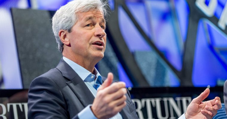 Jamie Dimon và Warren Buffett tiếp tục công kích Bitcoin